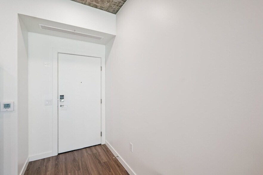 Building Photo - 222 E Jefferson St