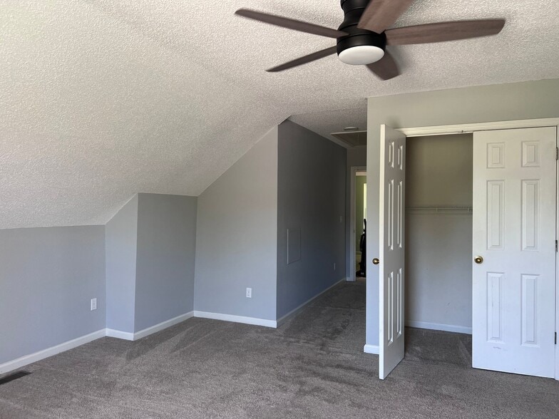 Building Photo - 2207 Joann Dr