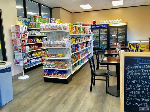 Building Photo - 1 Horizon Rd