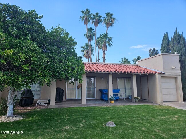 Building Photo - 6851 E Golden Hills Way