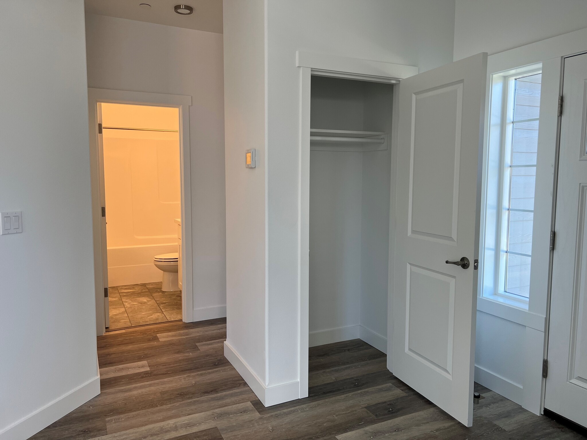 Building Photo - 3002 Roald Ave SE