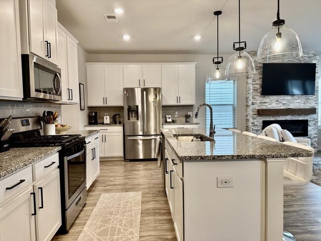 Building Photo - 6212 Hailstone Rd