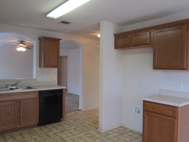 Building Photo - 1212 Sleepytime Trail