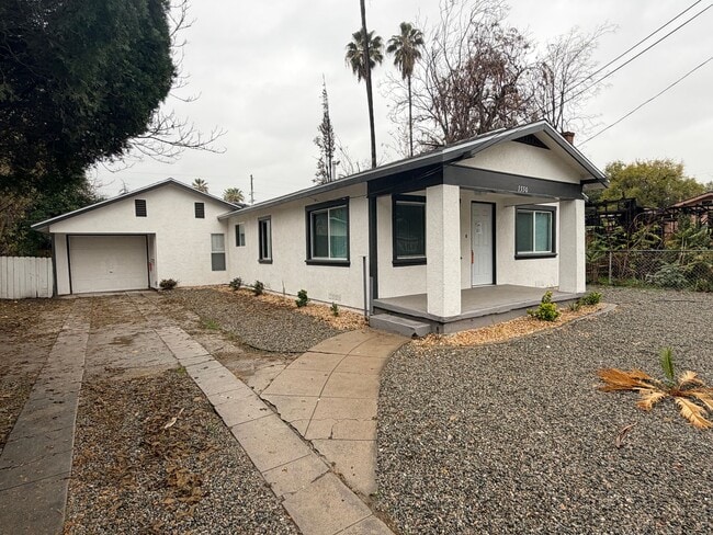Building Photo - Charming 3-bedroom, 2-bathroom home located in the city of San Bernardino, CA.
