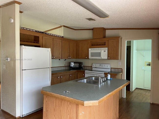 Building Photo - 11864 Atlantic Cir