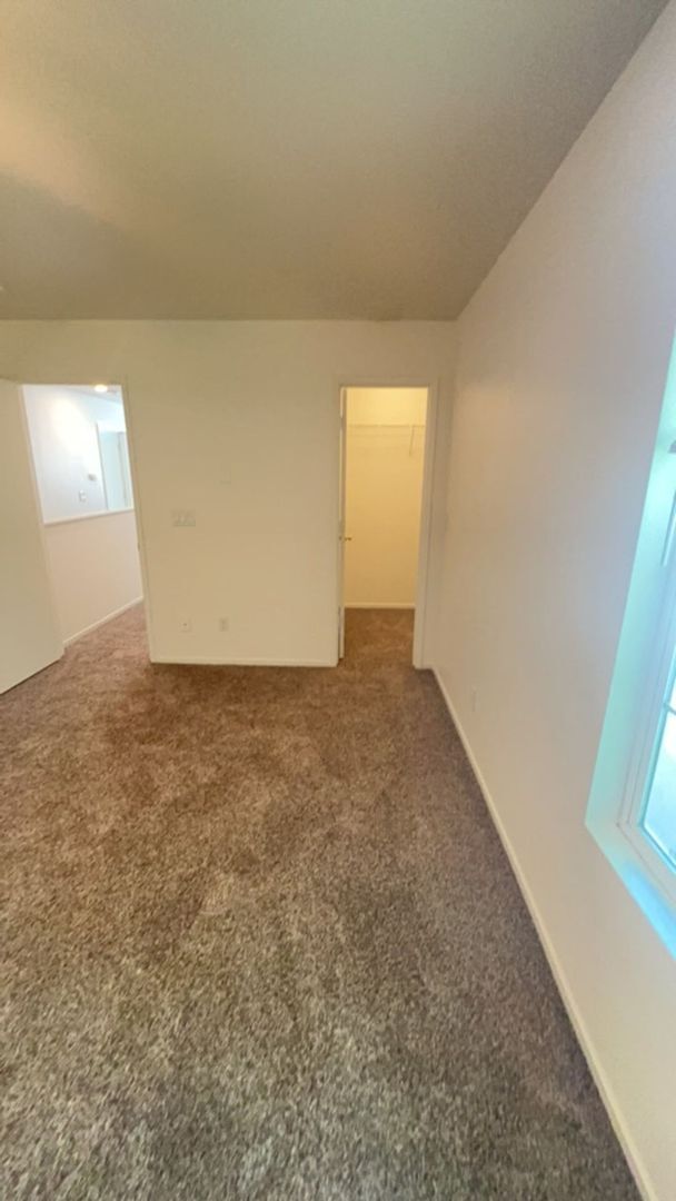 Building Photo - 3749 Compass Pointe Ave