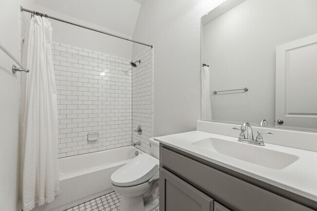 Building Photo - 505 Inwood St