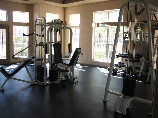 Building Photo - Single story, gated, 3bed, 2bath, 2car garage, Club house, Community Pool, Spa, Fitness room, CCRs