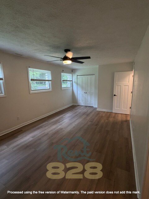 Building Photo - 609 Pineland Rd