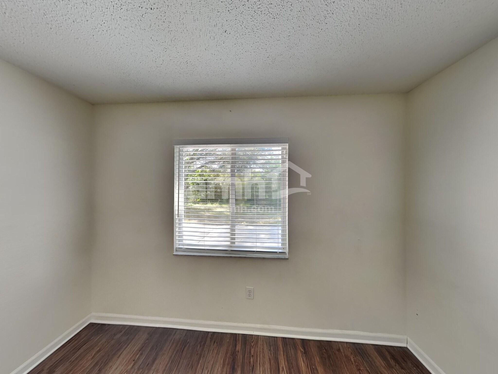 Building Photo - 1209 Blufield Ave