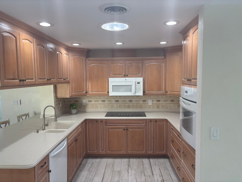 Building Photo - 3393 NE Sandra Dr