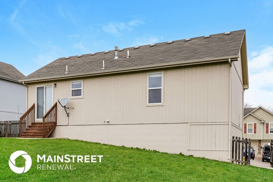 Building Photo - 1503 NW High View Dr
