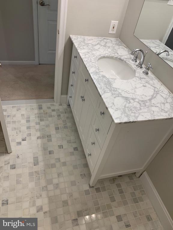 Building Photo - 94 Lemonton Way