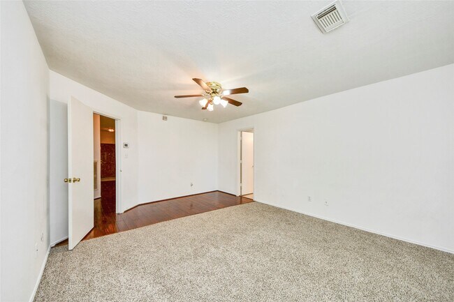 Building Photo - 16134 Coleburn Dr