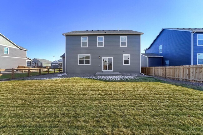 Building Photo - Gorgeous 4 bed, 3 bath, loft and an office!