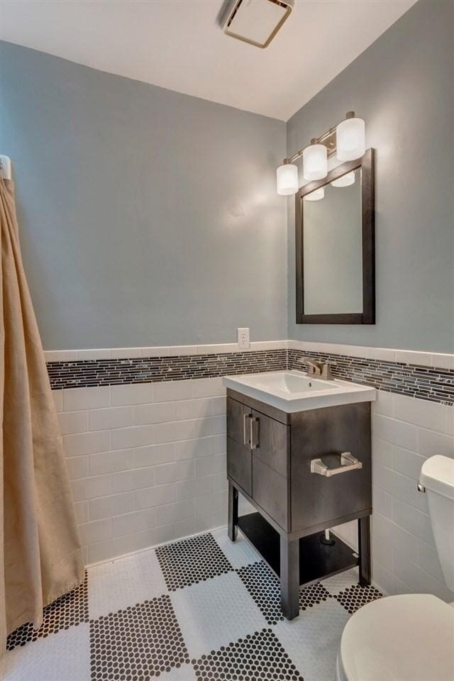 Building Photo - 2 Bedroom Condo at Garden Court!