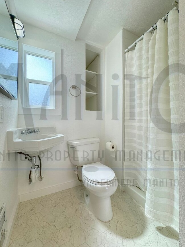 Building Photo - 1631 W 1st Ave