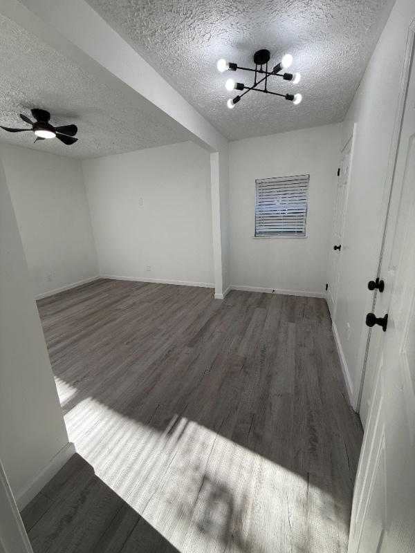 Building Photo - 4033 Porter Ave