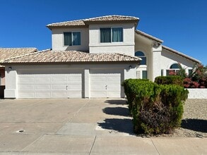 Building Photo - MUST SEE HOME IN AVONDALE WITH POOL!