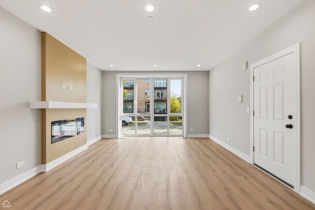 Building Photo - 2718 Budd St