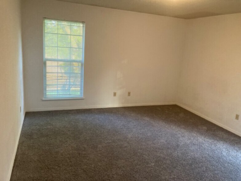 Building Photo - 1810 Westridge St