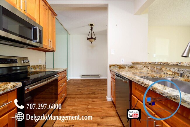 Building Photo - Glen Cove downstairs condo!