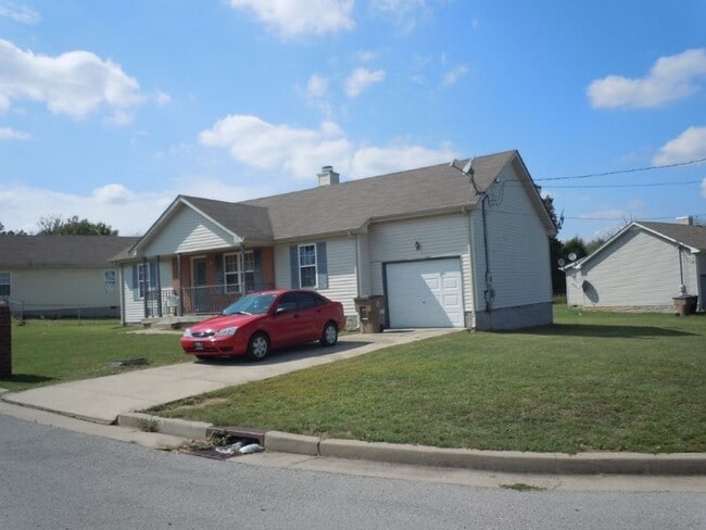 Building Photo - Large 3br 2ba with garage and privacy fence in Antioch, Tn