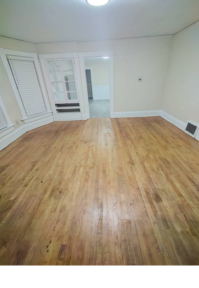 Building Photo - 2753 N Holton St