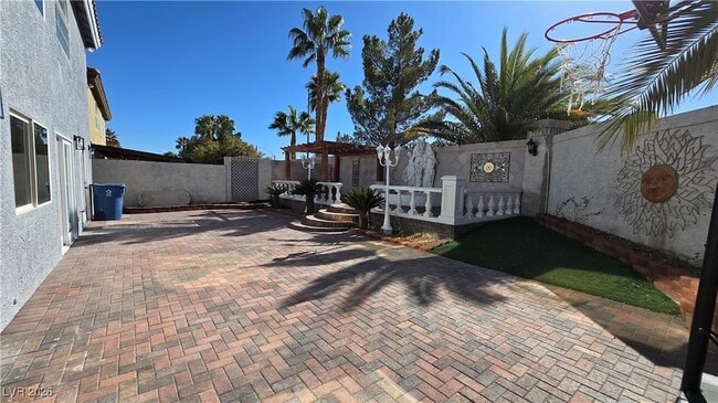 Building Photo - 8445 Montana Stream Ave