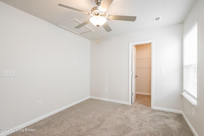 Building Photo - 8421 Warbler Br Wy