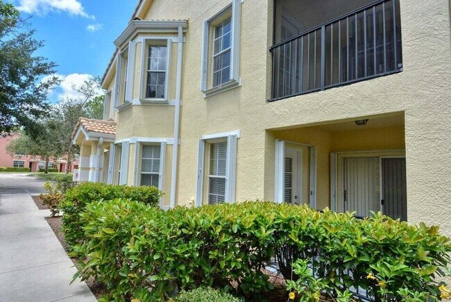 Building Photo - 110 SW Peacock Blvd