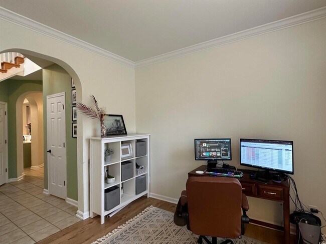 Building Photo - 204 Fulbourn Pl