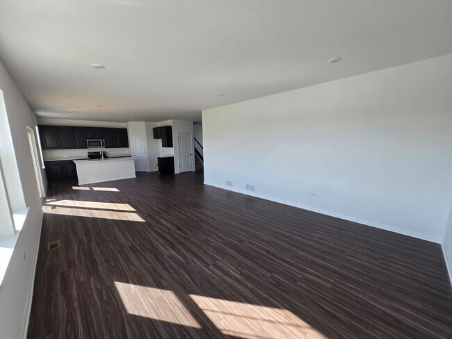 Building Photo - 348 Danforth Dr