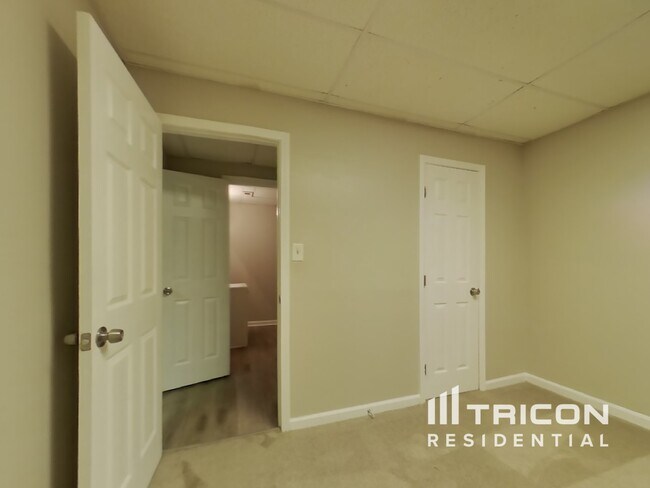 Building Photo - 7258 Brittany Way