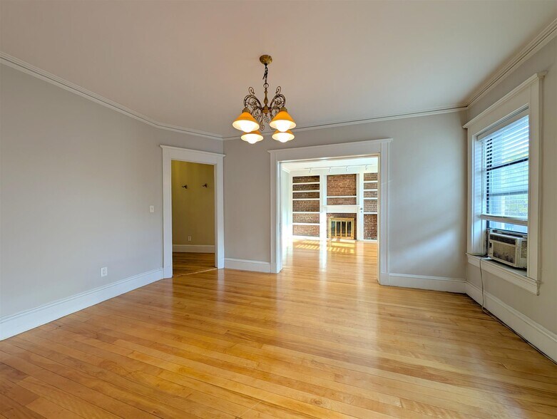 Building Photo - 84 Prescott St