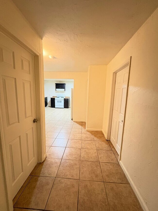 Building Photo - 1265 I St