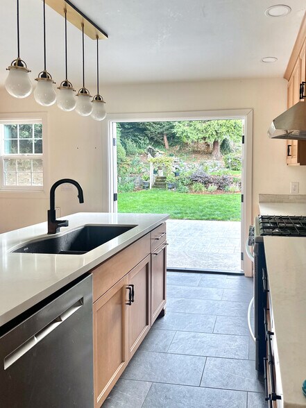 Building Photo - 5816 Reid Dr NW