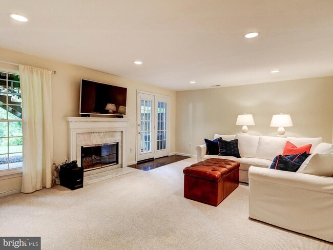 Building Photo - Mays Chapel Chapelgate Townhome | Renovated Main Level + KitchenAid Appliances | Deck Overlooking...
