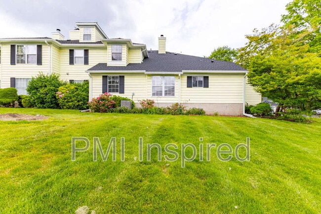Building Photo - 2404 Buckingham Cir