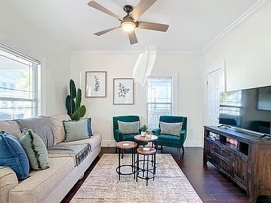 Building Photo - Fully Furnished St. Pete Pool Home Near Crescent Lake
