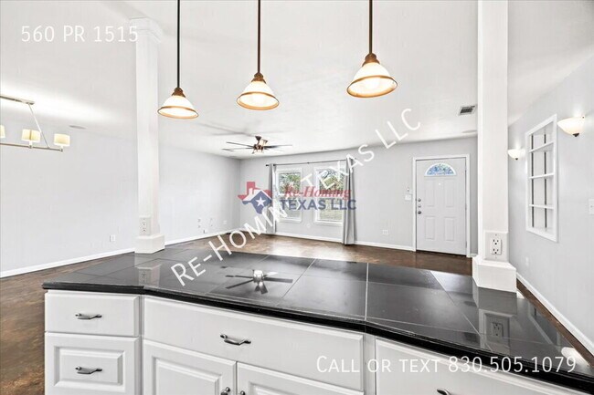 Building Photo - 560 Private Rd 1515