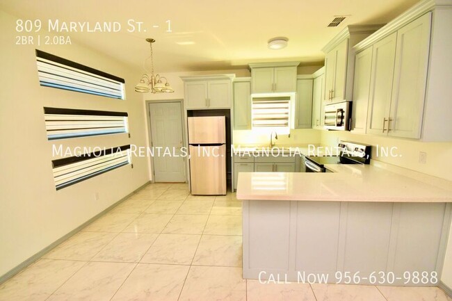 Building Photo - 809 Maryland St