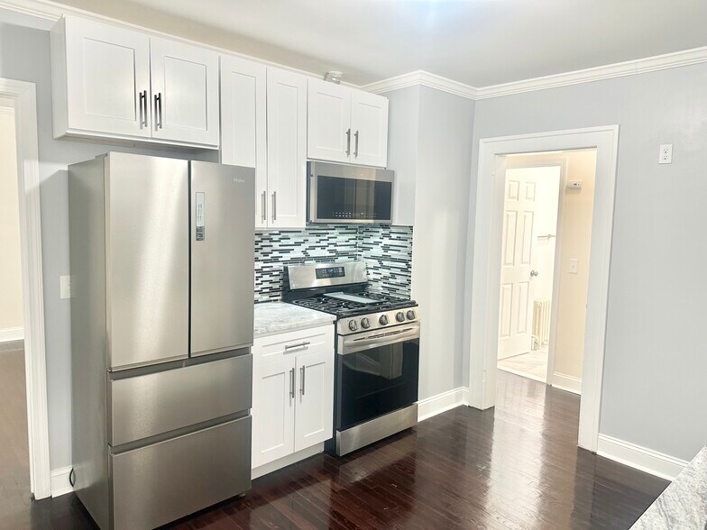 Building Photo - 67 Tremont Ave