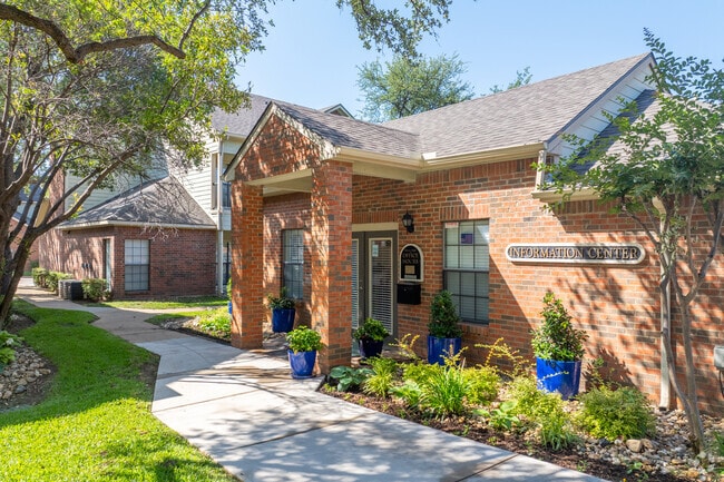 Leasing Office - Forest Park