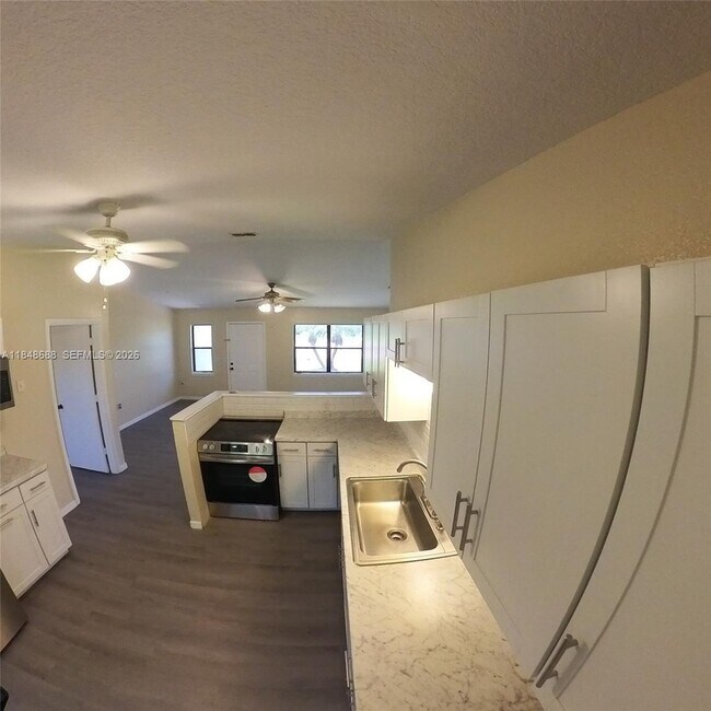 Building Photo - 21548 Seyburn Terrace