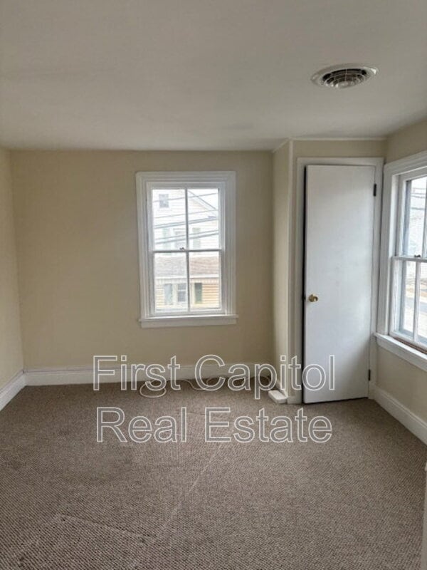 Building Photo - 5921 Linglestown Rd