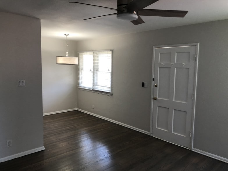 Dining area and front door - 1033 Pearl St
