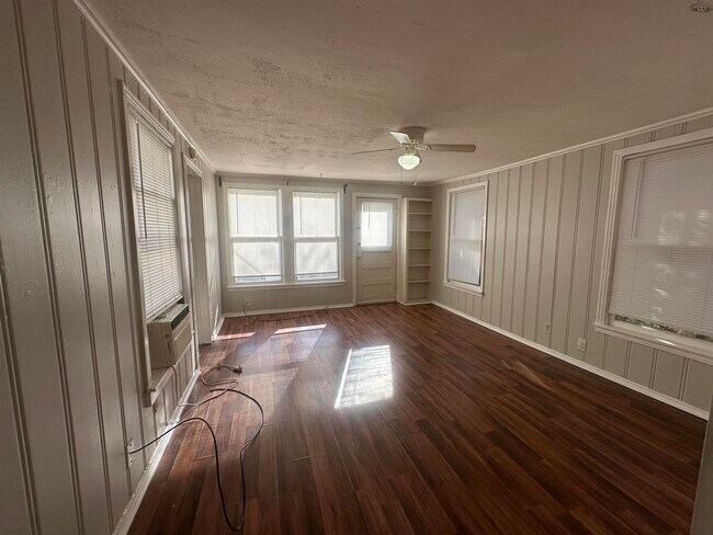 Building Photo - 1723 1/2 McGregor Ave