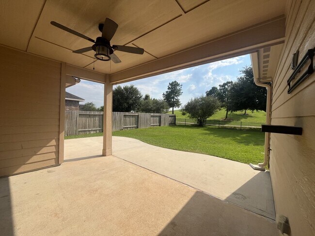 Building Photo - For Lease | 3 Bed, 2 Bath | 1,766 Sq Ft | ...