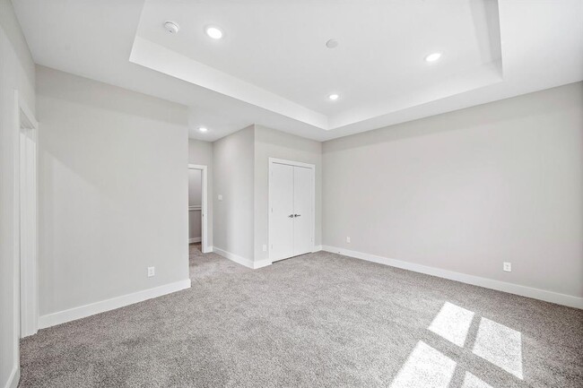Building Photo - 4536 Sunflower St